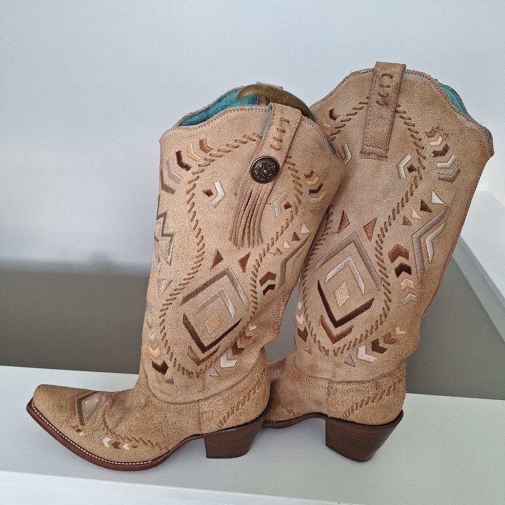 Corral Cream and Tan Heeled Boots with Decorative Stitching